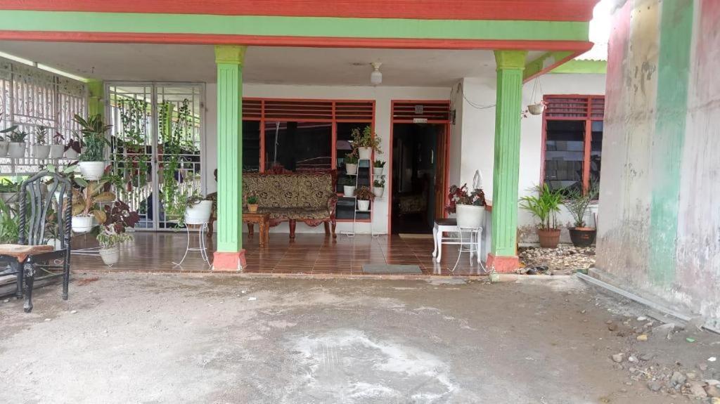 Oyo 91477 Fazira Home Stay Syariah Sibolga Exterior foto